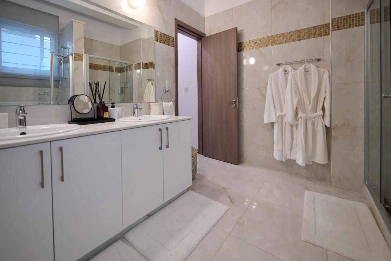 Olymp Luxury C - Seafront Elegance With Infinity Pool And Exclusive Lifestyle Вилла
