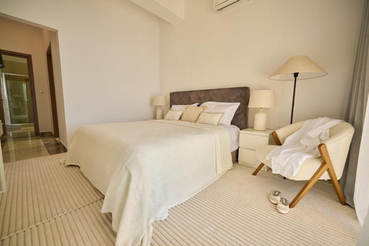 Olymp Luxury C - Seafront Elegance With Infinity Pool And Exclusive Lifestyle Киссонерга