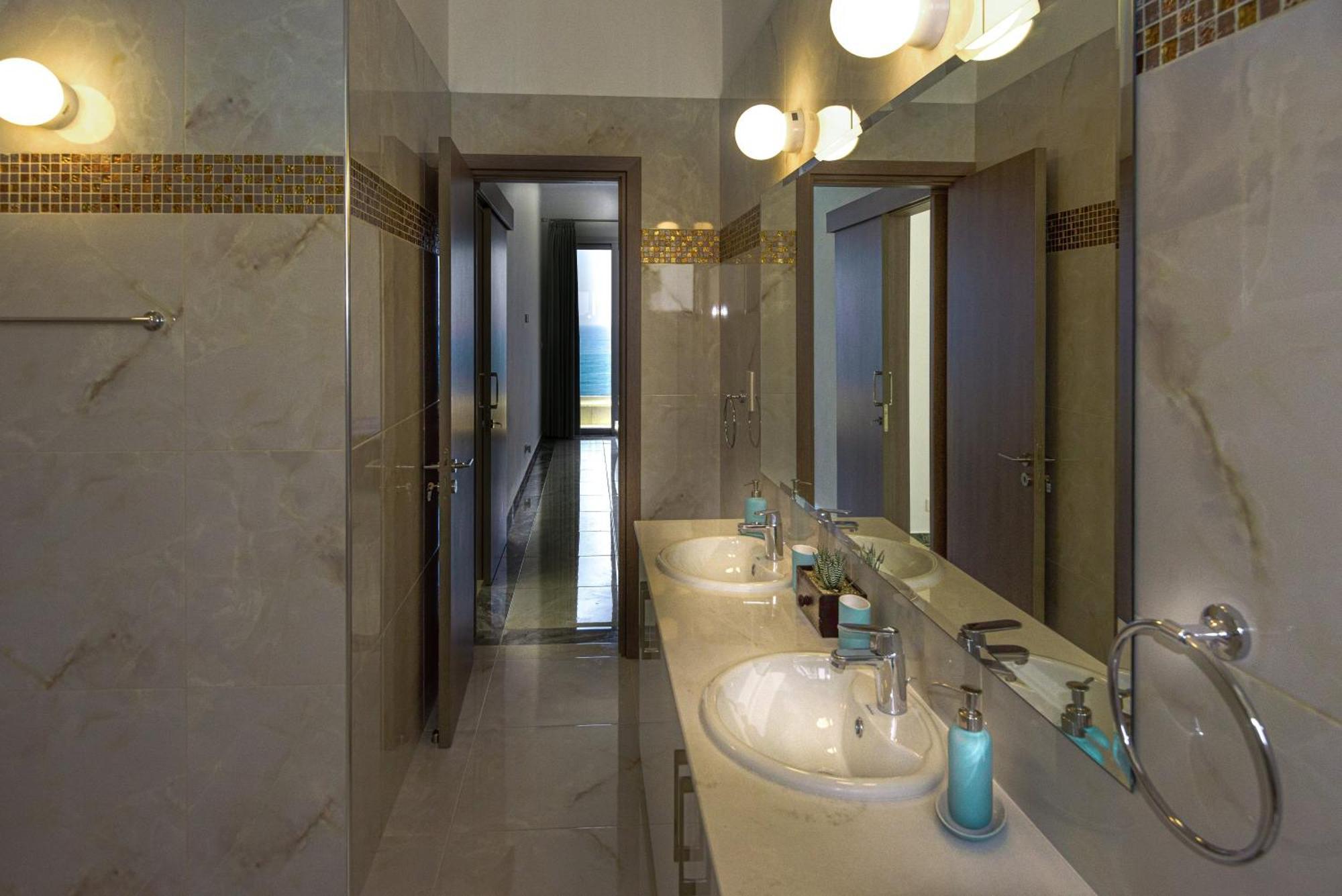 Вилла Olymp Luxury C - Seafront Elegance With Infinity Pool And Exclusive Lifestyle