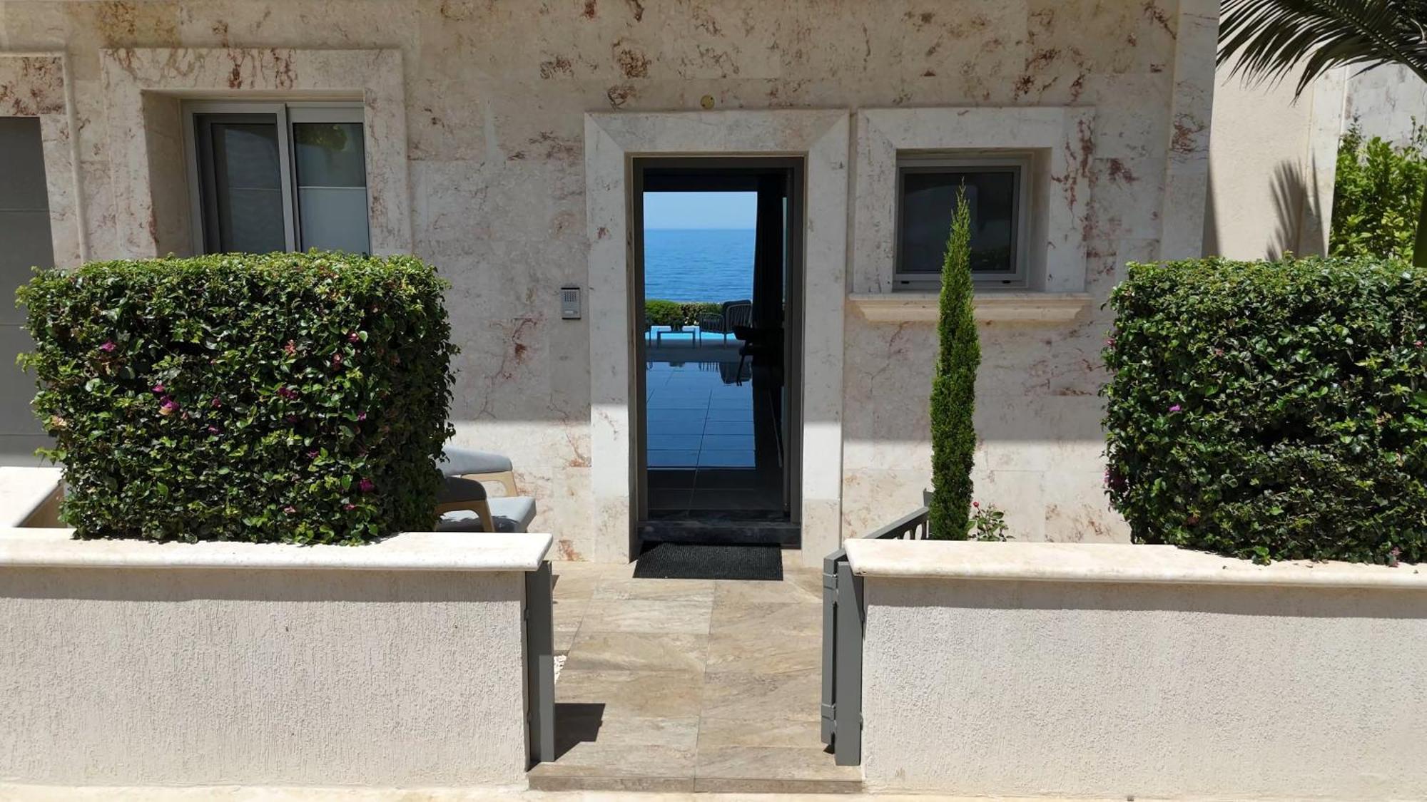 Вилла Olymp Luxury C - Seafront Elegance With Infinity Pool And Exclusive Lifestyle Киссонерга