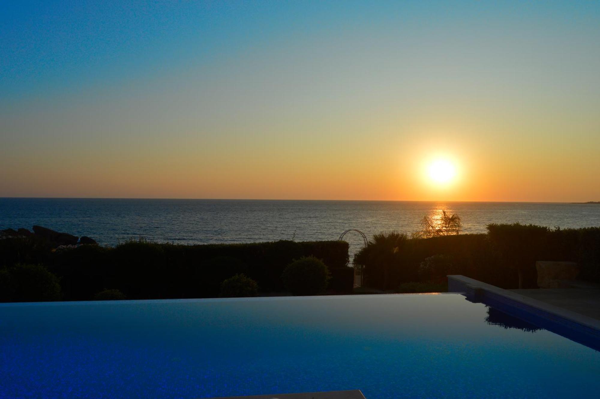 Olymp Luxury C - Seafront Elegance With Infinity Pool And Exclusive Lifestyle Вилла Киссонерга